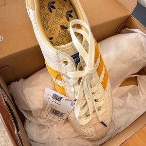 Brand  New Adidas Japan Low Top Women’s Sneakers size 9 1/2